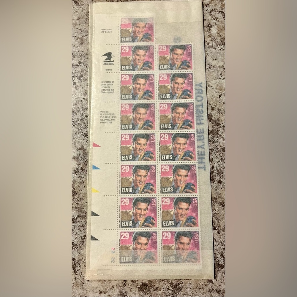 L👀K>>Elvis Presley Stamps 1992  Original